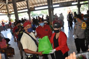 Yayasan Ekalawya Bagikan Ribuan Sembako, Masker dan Hand Sanitize