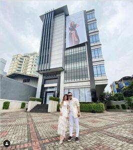 Kado Tower  Gilang Widya Pramana untuk Istri di Usia 29 Tahun