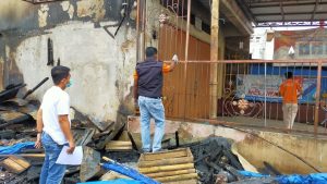 Inafis Polres Tanggamus dan Polsek Talang Padang Identifikasi Kebakaran 4 Kios