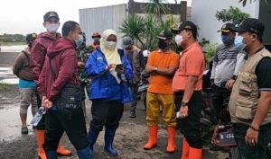 Pemukim Kampung Belakang Kamal Banjir, Wali Kota Turun ke Lapangan