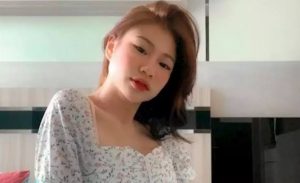 Selebgram Vey Ruby Jane, Model Vape Seksi yang Dijuluki CEO Fakgirl