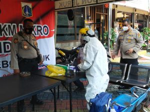 Lakukan Deteksi Dini, Kapolsek  Kebun Jeruk  Pimpinan  Swab Antigen Anggota dan Tahanan