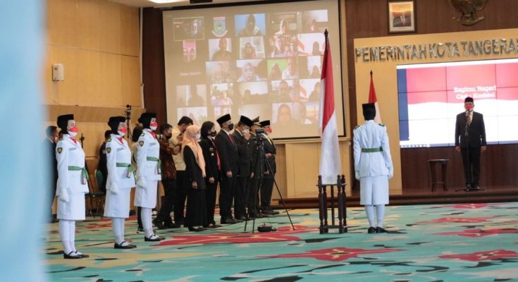 Bantu Warga, Polres Kep Seribu Bagikan Bansos ke 70 KK