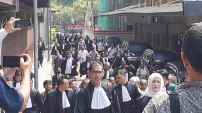 Ratusan Advokat Mendampingi Kamaruddin Simanjuntak di Bareskrim Polri