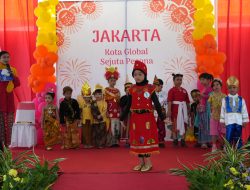 Pemberian Apresiasi dan Dukungan Pemerintah Kota Administrasi Jakarta Barat Kepada Yayasan Vina Smart Era ( VSE ) Dalam Kegiatan Jelajah Sahabat Perempuan dan Anak ( SAPA )