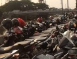 Dikeluhkan Warga, Camat Tambora Segera Tindak Parkir Liar di Mall Season City
